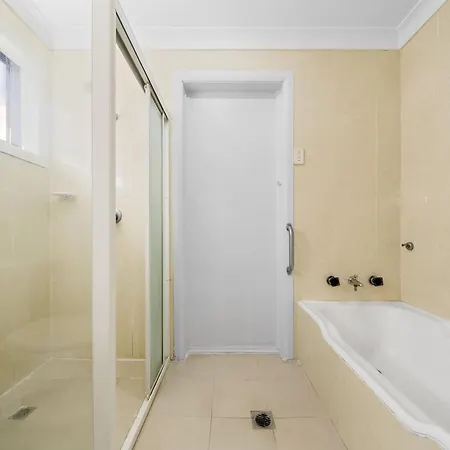 4 Bedroom Cozy House 20Mins City 15Mins Airport Sydney Exterior photo