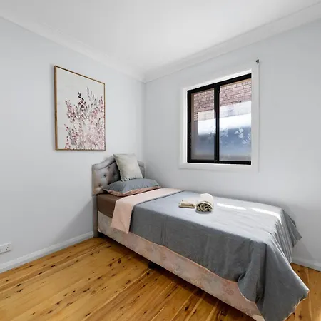 4 Bedroom Cozy House 20Mins City 15Mins Airport Sydney Exterior photo