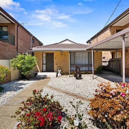 4 Bedroom Cozy House 20Mins City 15Mins Airport Sydney Exterior photo
